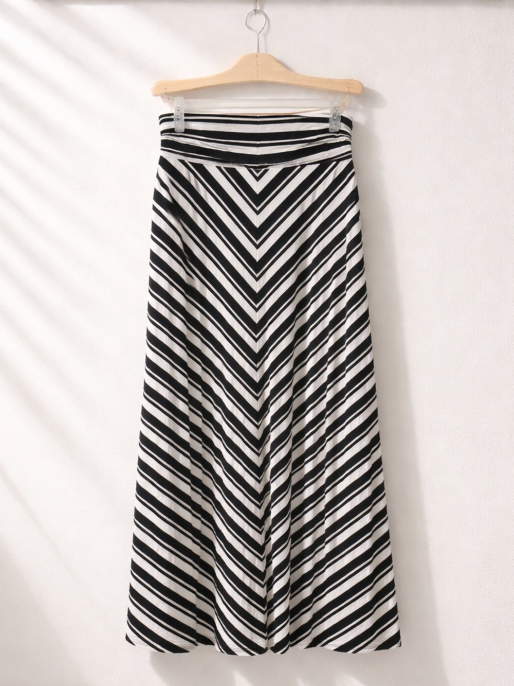 Merona Black White Chevron Rayon Maxi Skirt Elastic Waist Size Small